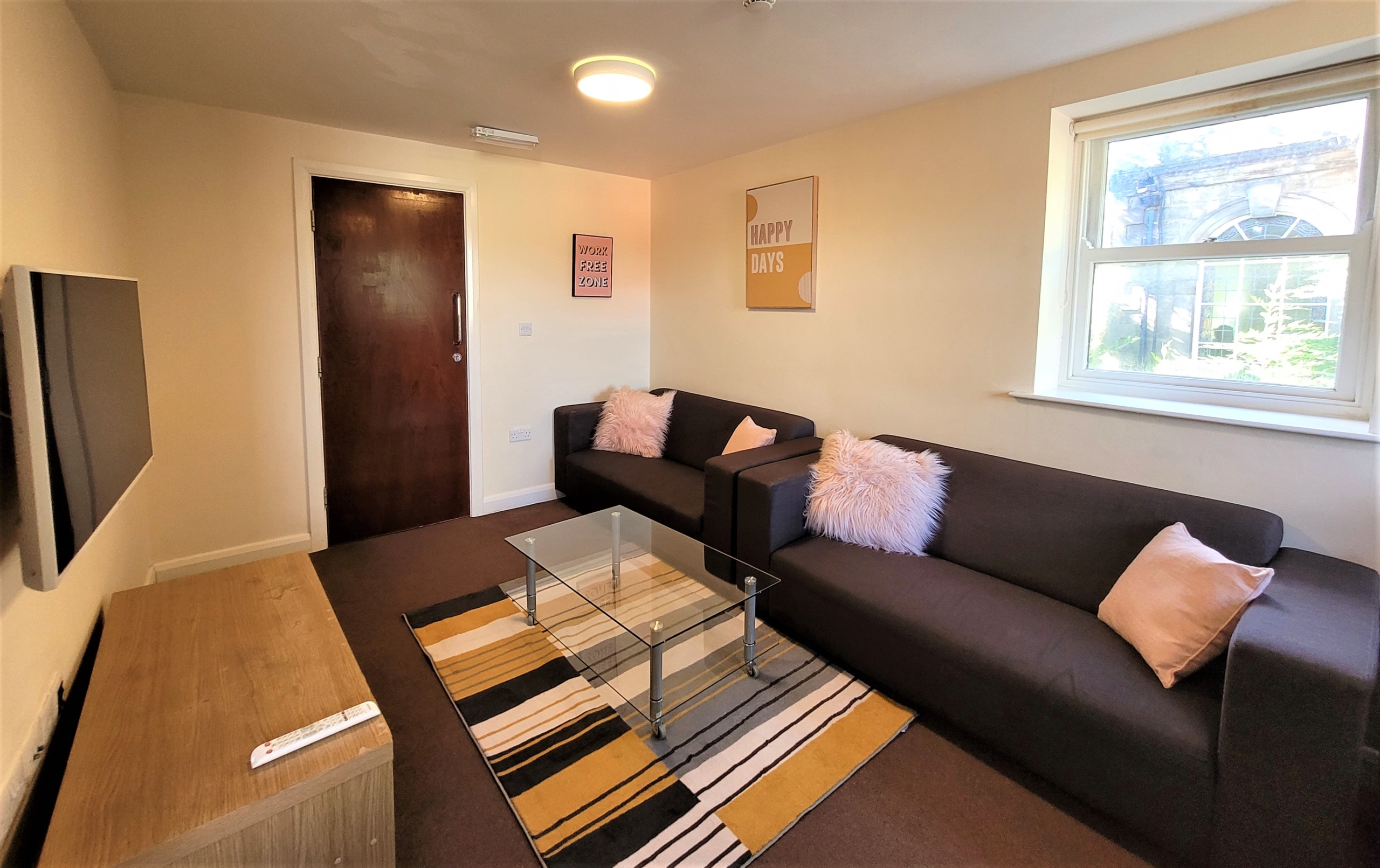 5 bed student accommodation lancaster with parking