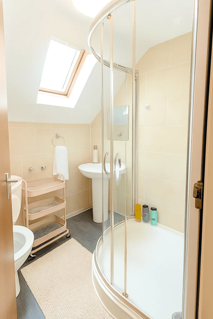 Bathroom three in the nine bedroom student house on Gregson Road, Lancaster