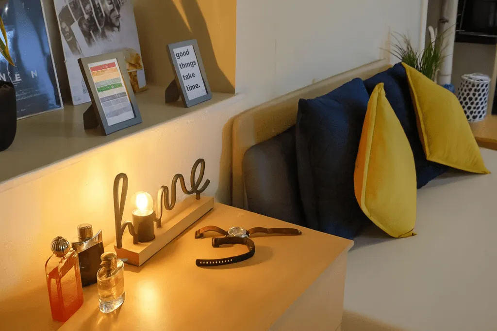 Self-contained studio apartment Lancaster city centre with private kitchen bathroom and study space. lancaster university graduate college accommodation