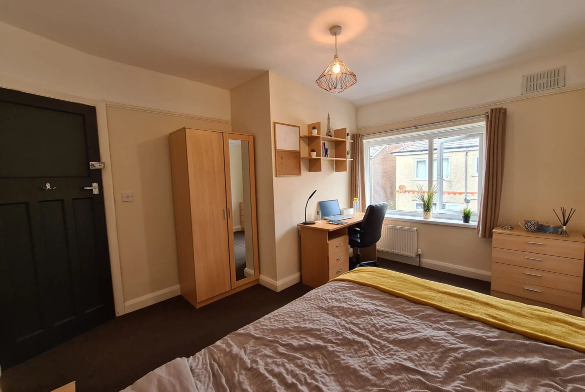 2 bed student accommodation lancaster city centre with parking