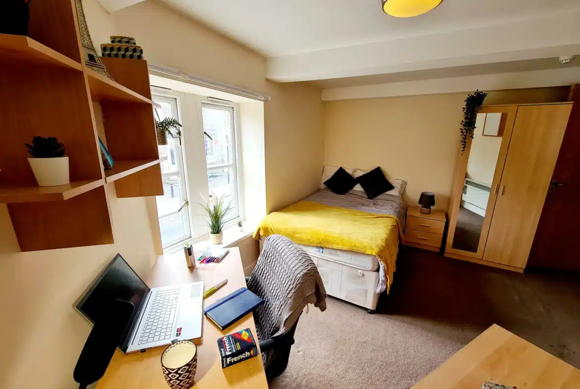 7 Bed student house Lancaster university homes apporoved King Street