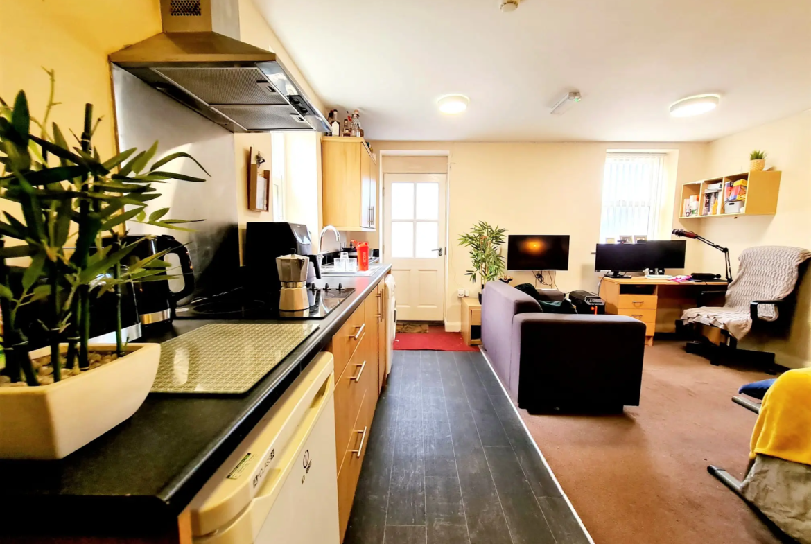 lancaster university off-campus accommodation luxury studio apartment with parking